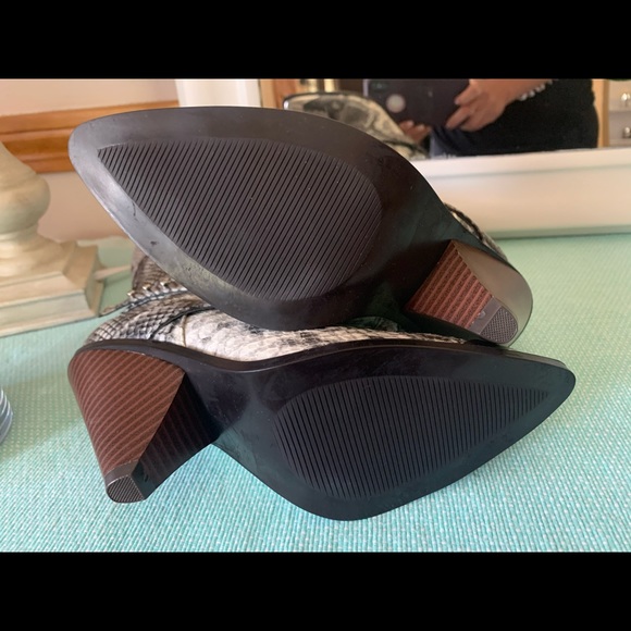 Snakeskin Booties 🤍 NEVER WORN! - Picture 5 of 5